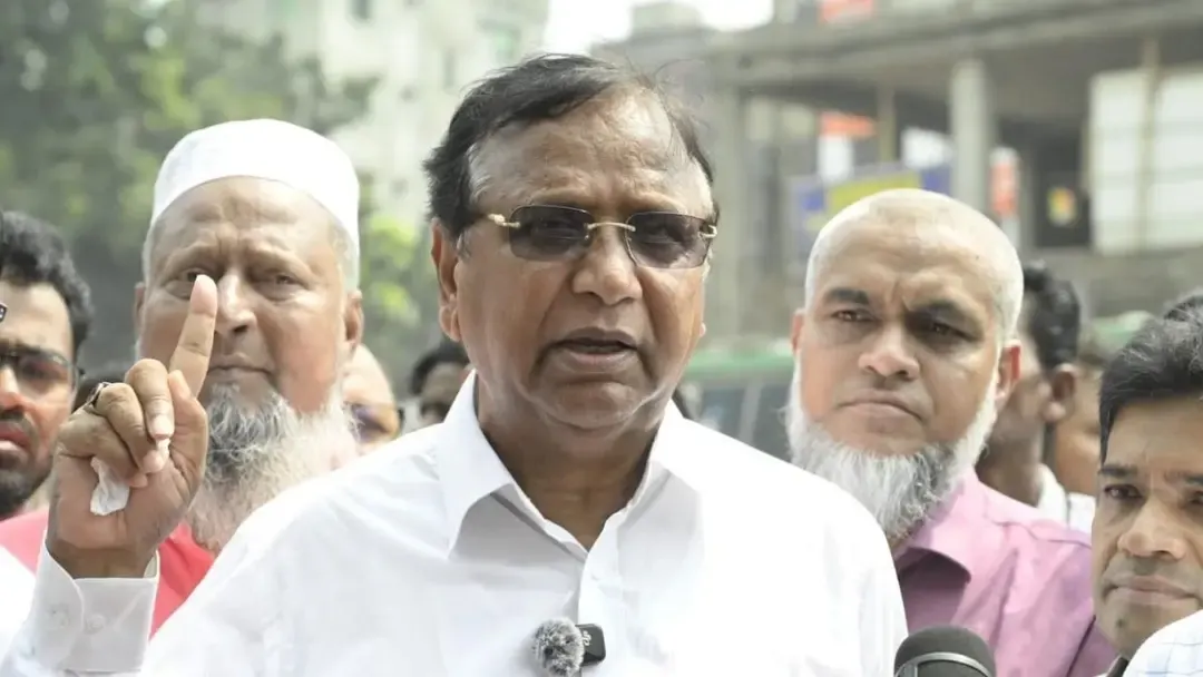 অবৈধ হকার বসালে এবার মালামাল ক্রোক ও আইনি মামলা: ডিএসসিসি প্রশাসক