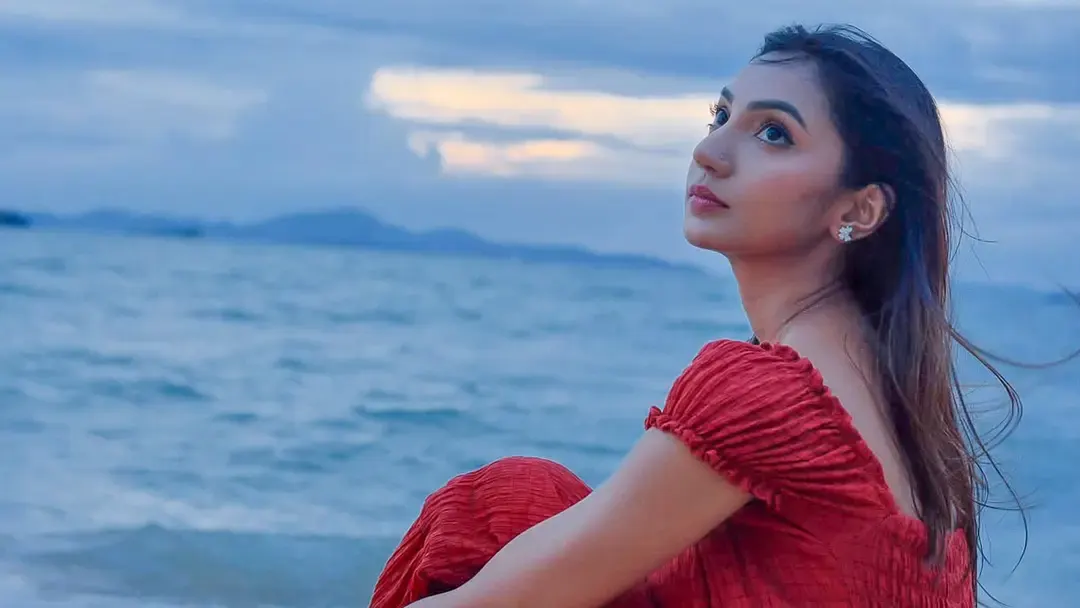 কবিতায় সুনেরাহর অভিমান, ব্যক্তিগত জীবনে কি টানাপোড়েন?