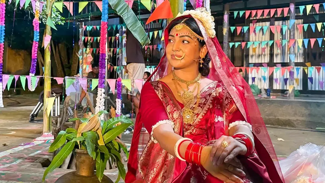 বিয়ের আসরে প্রভা, নজর কাড়লেন সাজেও