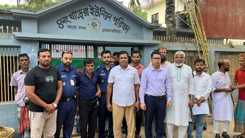অন্যকে পিতা বানিয়ে ৩ সন্তানের জন্মনিবন্ধন আবেদন, অতঃপর...
