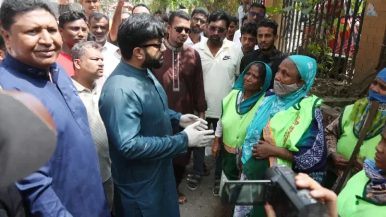 যাঁরা শহর পরিষ্কার করেন, তাঁদের নিয়েই ইশরাকের আক্ষেপ?