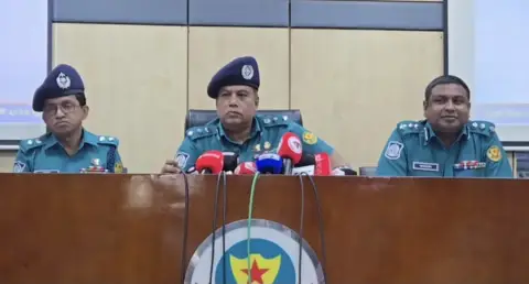 ককটেল বিস্ফোরণ নিয়ে নাসীরুদ্দীন পাটওয়ারীকে জিজ্ঞাসাবাদ করা উচিত: ডিএমপি
