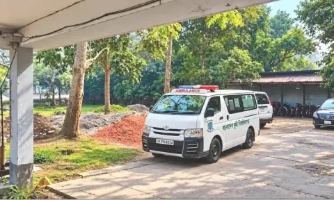 বাকৃবিতে ২৪ ঘণ্টা দুটি অ্যাম্বুলেন্স, রাতে মিলবে জরুরি সেবা