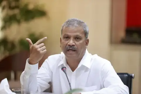 অপরাধী যে দলেরই হোক, কঠোর ব্যবস্থা নিতে হবে সরকারকে: আসিফ নজরুল