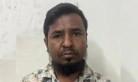 বিস্ফোরক মামলার আসামি নিষিদ্ধ আওয়ামী লীগ নেতা গ্রেপ্তার