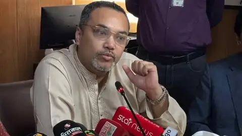 ‘ট্রাম্পের সঙ্গে প্রধানমন্ত্রীর ছবি হোয়াইট হাউস থেকেই দেওয়া হয়েছে’