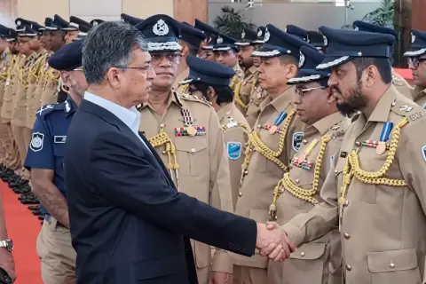 সাহসিকতা ও বীরত্বপূর্ণ সেবায় ৯২ পুলিশ সদস্যকে পুলিশ পদক দিলেন স্বরাষ্ট্রমন্ত্রী