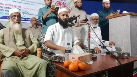 মৌলভীবাজারে এক হালি কমলা নিলামে অর্ধলাখ টাকায় বিক্রি