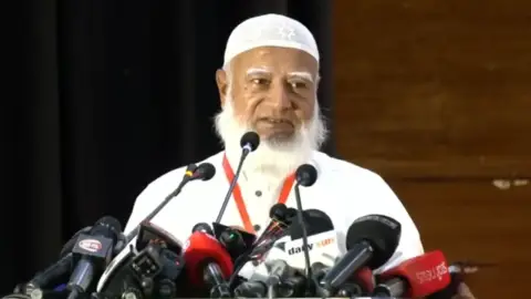 সংসদে পাশ হওয়া ‘কুরআন-সুন্নাহ বিরোধী’ বিল দ্রুত সংশোধন করা হবে: ডা. শফিকুর রহমান