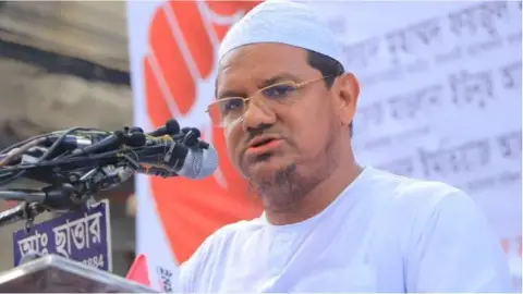 স্থানীয় নির্বাচনে চাঁদাবাজ ও নৈরাজ্যকারীদের বর্জনের আহ্বান চরমোনাই পীরের