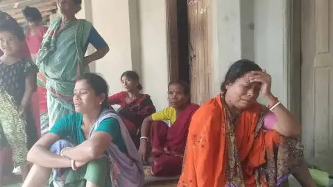 স্বামীর মরদেহের পাশে রাতভর কান্না, সকালে রেললাইনে মিলল স্ত্রীর মরদেহ