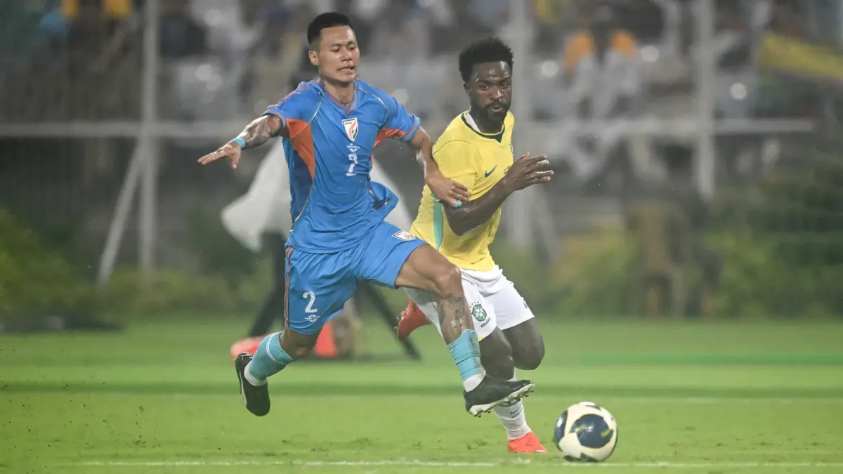 ভারতের বিপক্ষে ব্রাজিলের ম্যাচের পর আবারো আলোচনায় ভিনি।