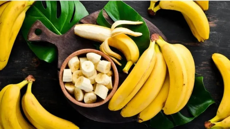সকালে খালি পেটে কলা খেলে উপকার নাকি ক্ষতি?