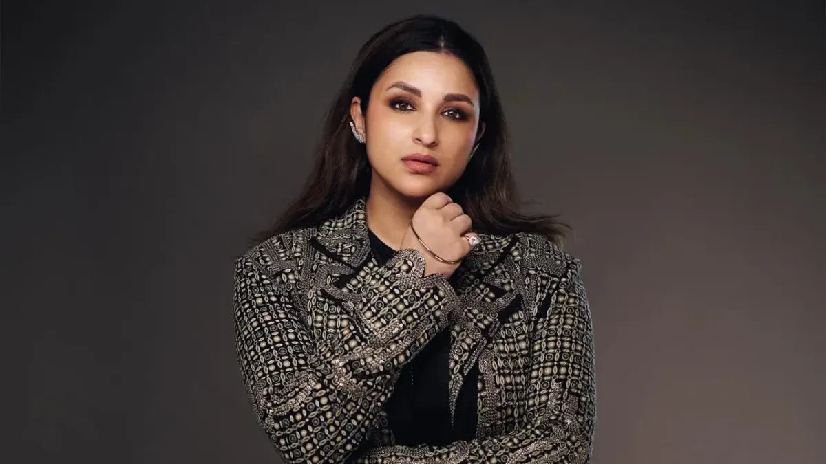 কেন কাজে গিয়ে তিন ঘণ্টা কেঁদেছিলেন পরিণীতি?