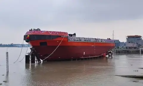 পায়রা বন্দরের জন্য ৭০ টন বোলার্ড পুলের টাগবোট নির্মাণ