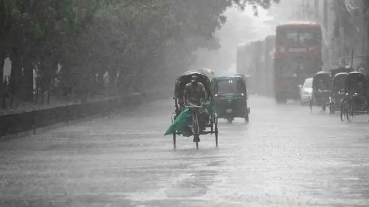 নিম্নচাপের প্রভাবে বাড়তে পারে বৃষ্টি, কমবে তাপমাত্রা