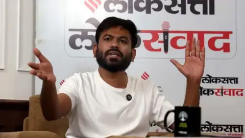 বিমান থেকে সিজেপির তিন শীর্ষ নেতাকে আটক করল দিল্লি পুলিশ
