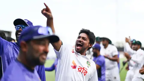 জাপানের ঠান্ডা থেকে আবুধাবির তপ্ত মরু, এবার টেস্টে চমক দেখাবে বাংলাদেশ?