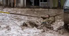 চিলিতে ভয়াবহ বন্যা কাদার স্রোতে তছনছ জনজীবন!