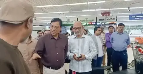 শাহজালালে হঠাৎ বেসামরিক বিমান পরিবহন মন্ত্রীর পরিদর্শন, ট্রলি বাড়ানোর নির্দেশ