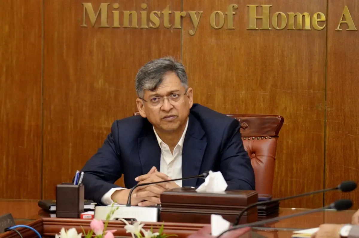 দুর্গাপূজায় ঝুঁকিপূর্ণ মণ্ডপ পেলেই তাৎক্ষণিক ব্যবস্থা: স্বরাষ্ট্রমন্ত্রী