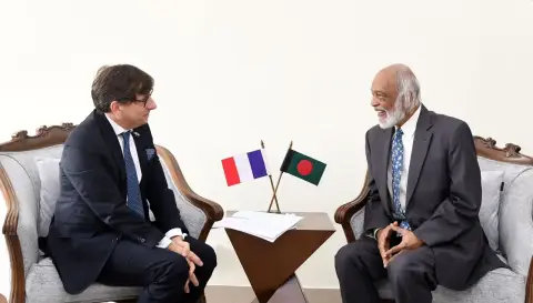 ফ্রান্সের সঙ্গে উন্নয়ন সহযোগিতা বাড়াতে চায় বাংলাদেশ