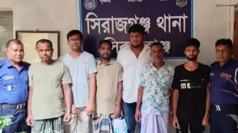 সিরাজগঞ্জে স্বেচ্ছাসেবক লীগের ৬ নেতাকর্মী গ্রেপ্তার