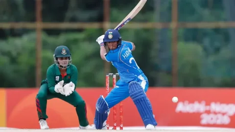 শেফালির বিধ্বংসী সেঞ্চুরিতে বাংলাদেশকে উড়িয়ে এশিয়ান গেমসের ফাইনালে ভারত