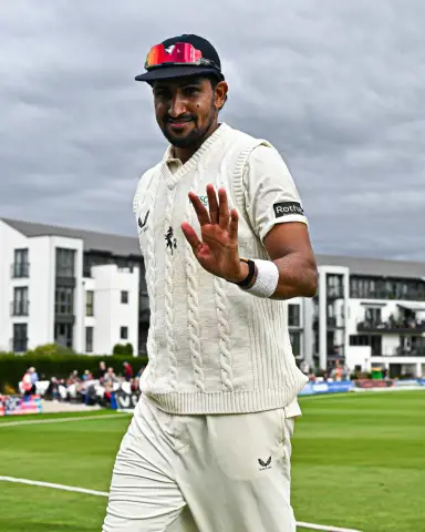 কাউন্টিতে খালেদের দাপট অব্যাহত, গ্লুস্টারশায়ারে একাই ধস নামালেন