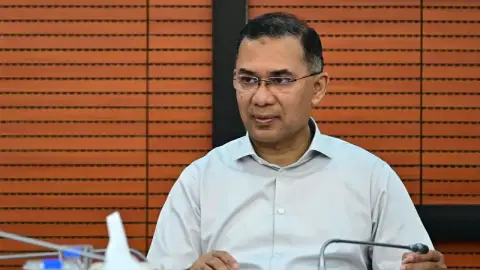 ঢাকার গণপরিবহন ব্যবস্থাপনা নিয়ে প্রধানমন্ত্রীর বৈঠক