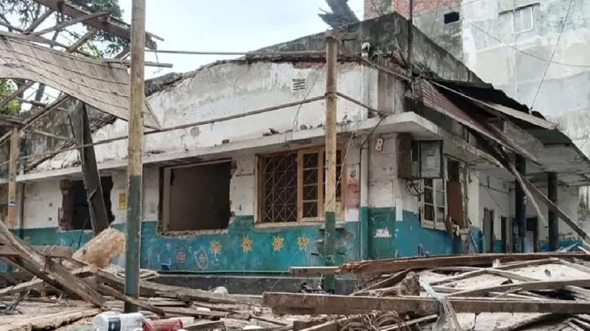 নিরাপত্তাকর্মীদের বেঁধে রাজধানীতে লুটপাট, গ্রেপ্তার ৪