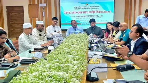 দুর্গাপূজার নিরাপত্তায় গাফিলতি নয়, কঠোর ব্যবস্থা: প্রাণিসম্পদ প্রতিমন্ত্রী