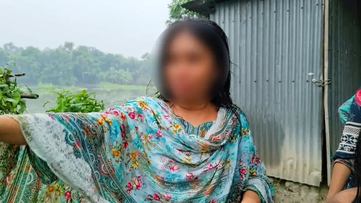 পিতৃপরিচয়ের দাবিতে প্রেমিকের বাড়িতে অন্তঃসত্ত্বা নারীর অনশন
