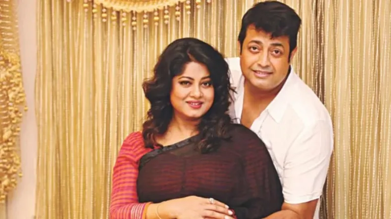‘ওদের হয়তো এসব লিখে সংসার চলে’—  মৌসুমী