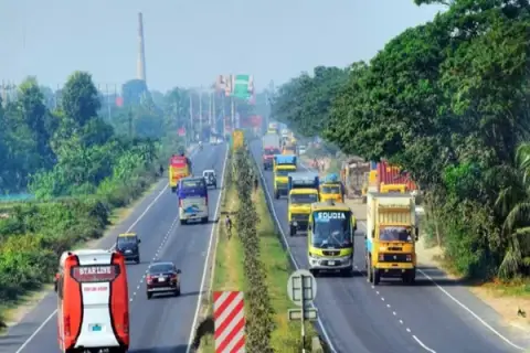 ঢাকা-চট্টগ্রাম মহাসড়কে চলাচলকারীদের জন্য জরুরি নির্দেশনা