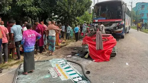 ময়মনসিংহে বাসচাপায় শিশুসহ সিএনজি অটোরিকশার ৭ আরোহী নিহত